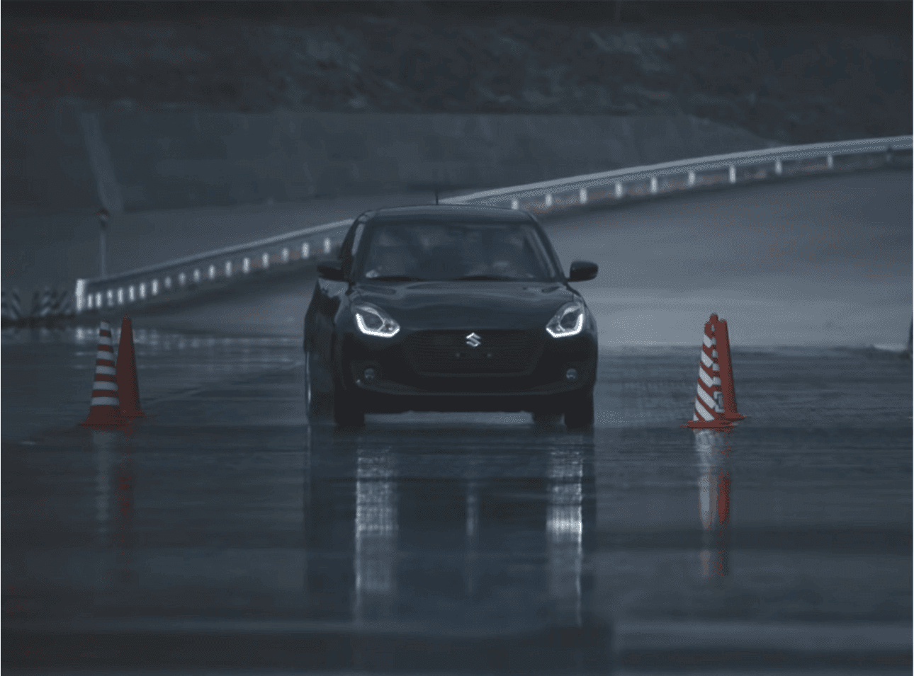 Suzuki_providing-groundDesk