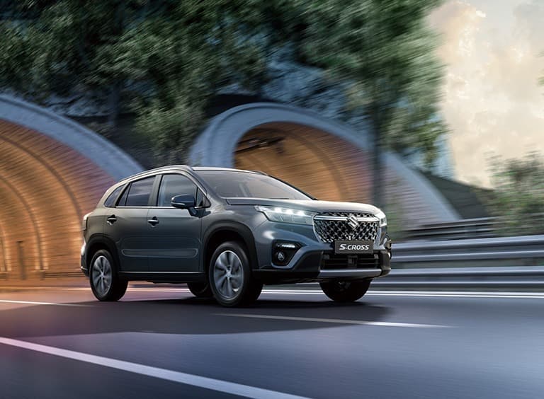 Suzuki_sxk_img_model_int_Mobile__1761653098830